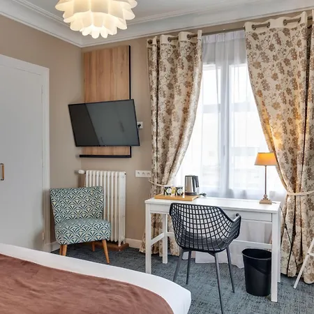 Brit Confort Cleria Centre Hotel 3*